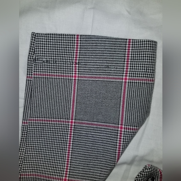 GAP Signature Skinny Ankle pants in red/black plaid, size 2 - Picture 7 of 7